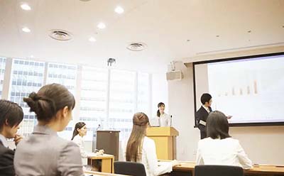 4月3日雅思寫作真題:陪伴家人的時間越來越少