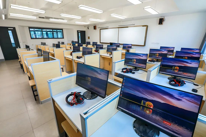 1664345649231515.jpg 7 2023年富陽中學國際部招生計劃發布21.jpg