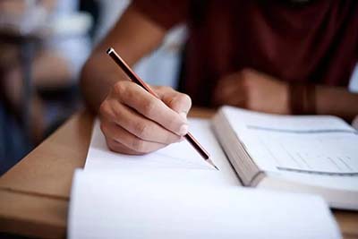 雅思寫作范文：藝術課是否應該成為高中必修課