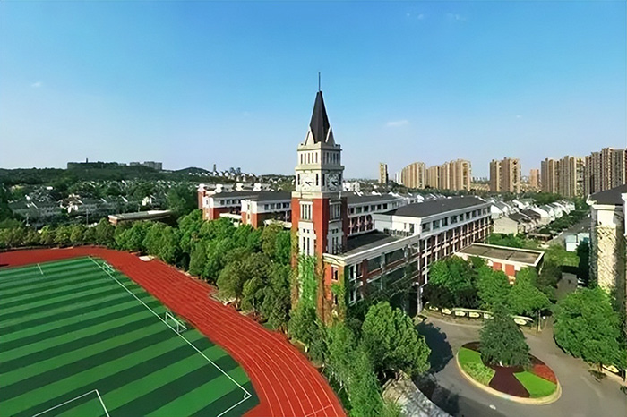 公辦學校國際部和民辦國際學校哪個好？