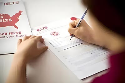 雅思寫作7分范文:當今時代，應該教孩子書法嗎