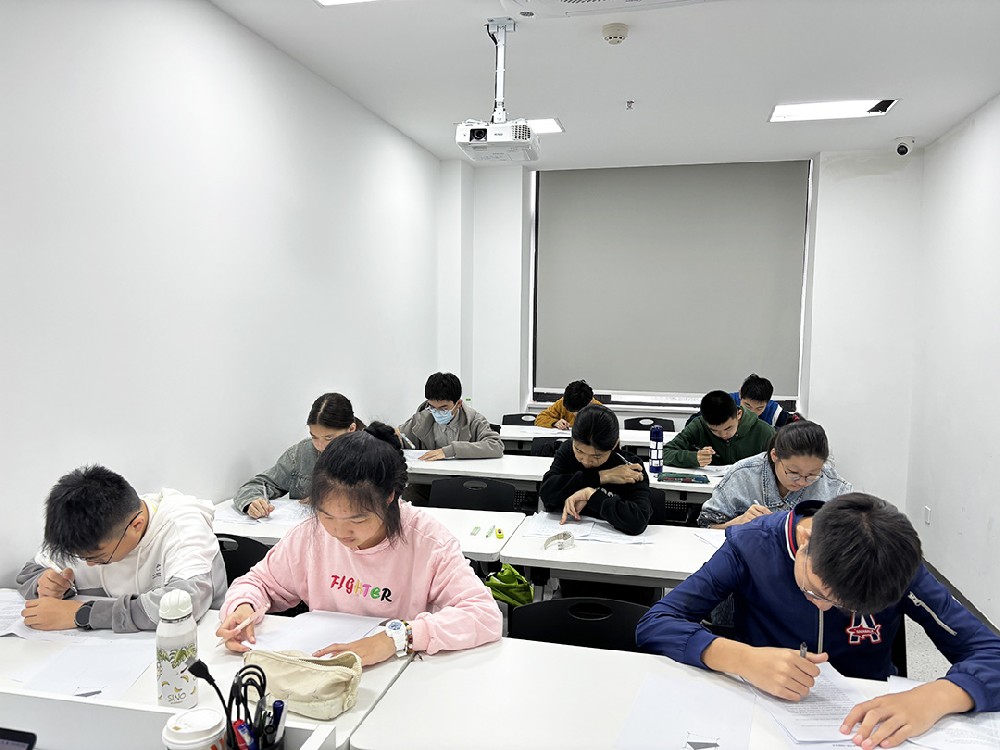 老師上課場景4